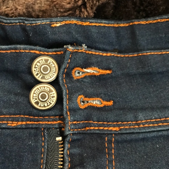 Jean Shorts. - Picture 3 of 5